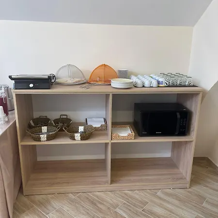 Attic Πανσιόν