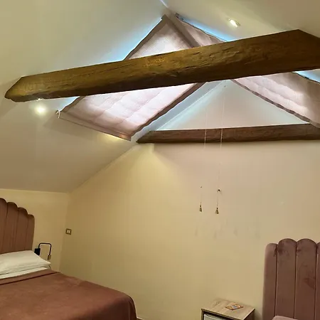 Attic Nápoles