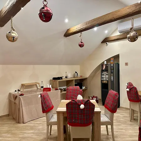 Attic 4* Neapel