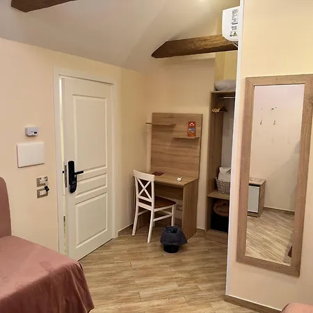 Attic 4* Neapel