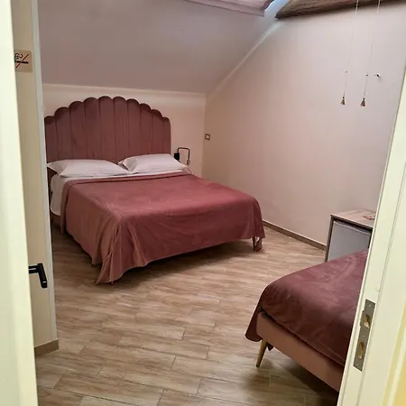 Attic Casa de hóspedes Nápoles